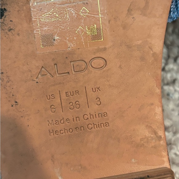 Sandals - Picture 2 of 3